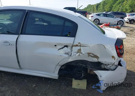 2011 Nissan Sentra 2.0Sr z USA, uszkodzony, nr VIN 3N1AB6AP8BL674452